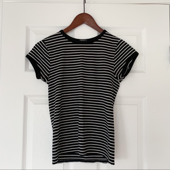 2 for $20 🎀 Forever 21 Striped Tee - Picture 1 of 5